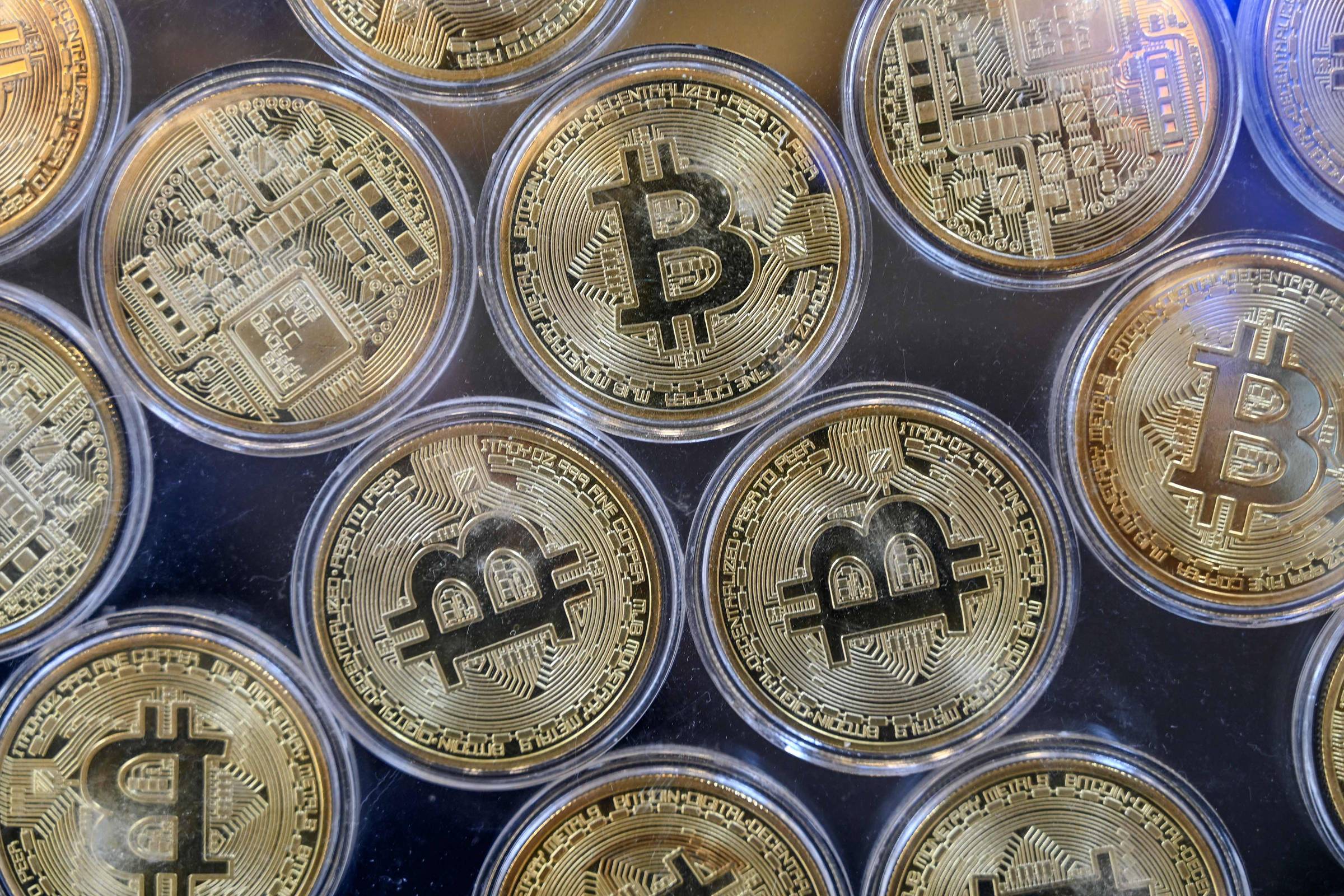 Pioneiros de cripto vendem mais de US$ 50 bi em bitcoins – 06/07/2025 – Tec