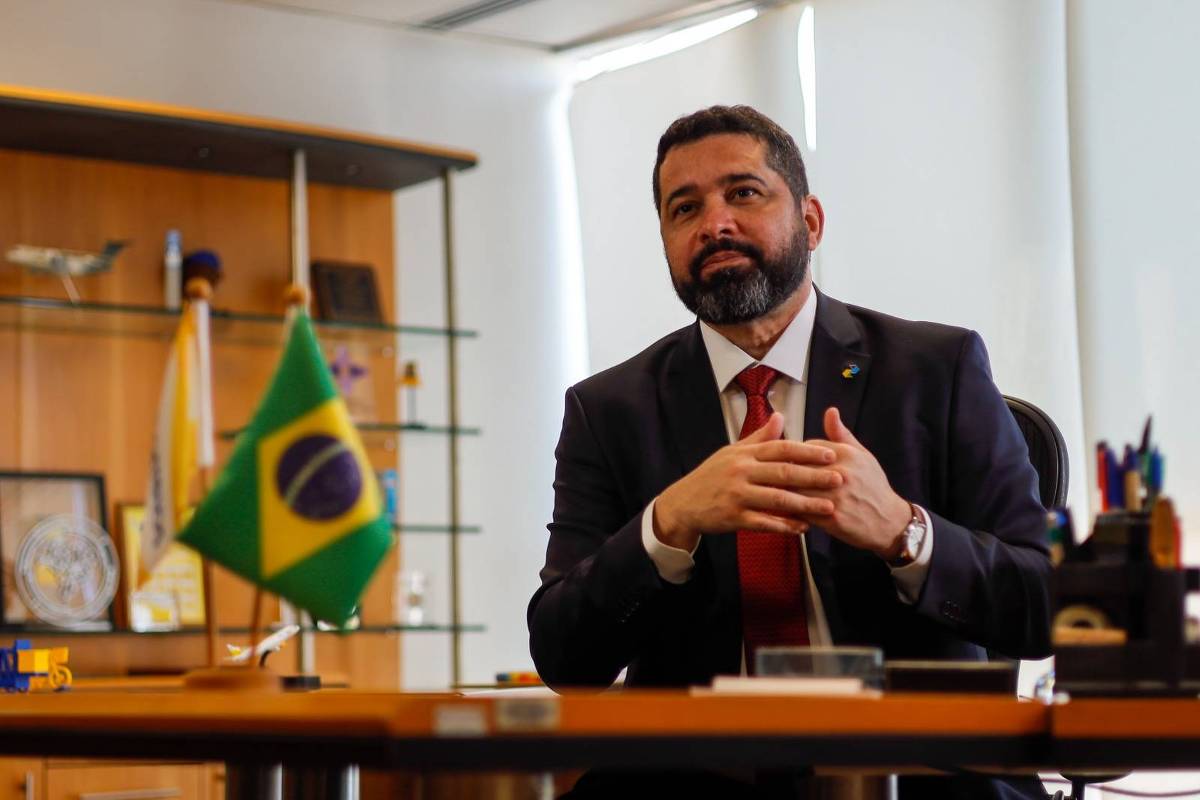 Presidente dos Correios entrega carta de demissão – 04/07/2025 – Painel