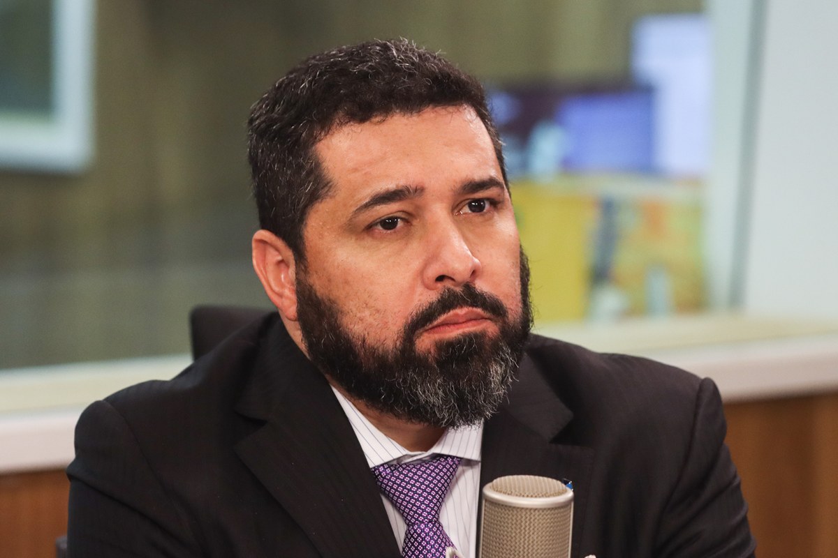Presidente dos Correios pede demissão após prejuízo bilionário