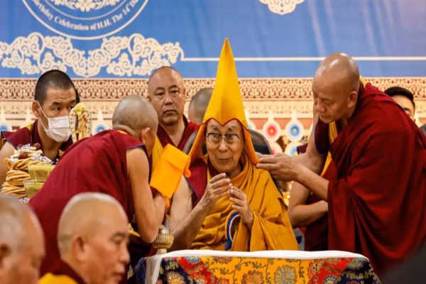 Prestes a completar 90 anos, Dalai Lama confirma que terá um sucessor