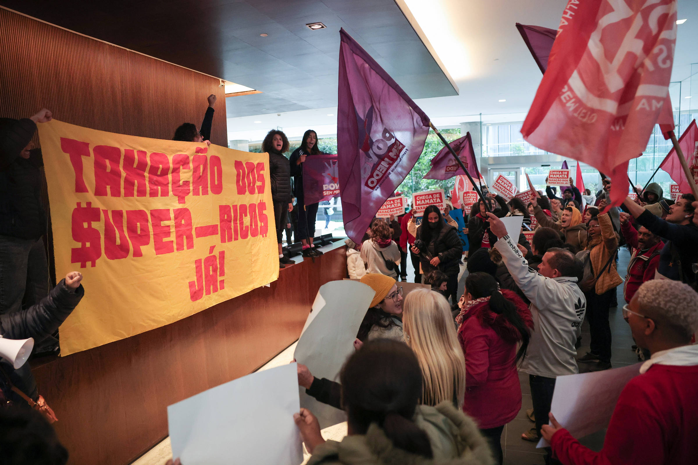 Protesto no Itaú de grupo ligado a Boulos incomoda governo – 05/07/2025 – Poder
