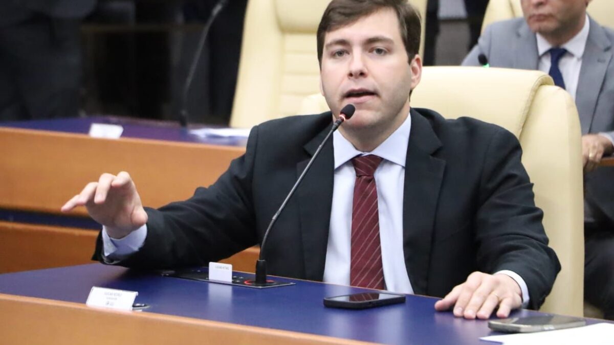 Relator de projeto, Kitão assegura o pagamento de auxílio para servidores da Educação em julho