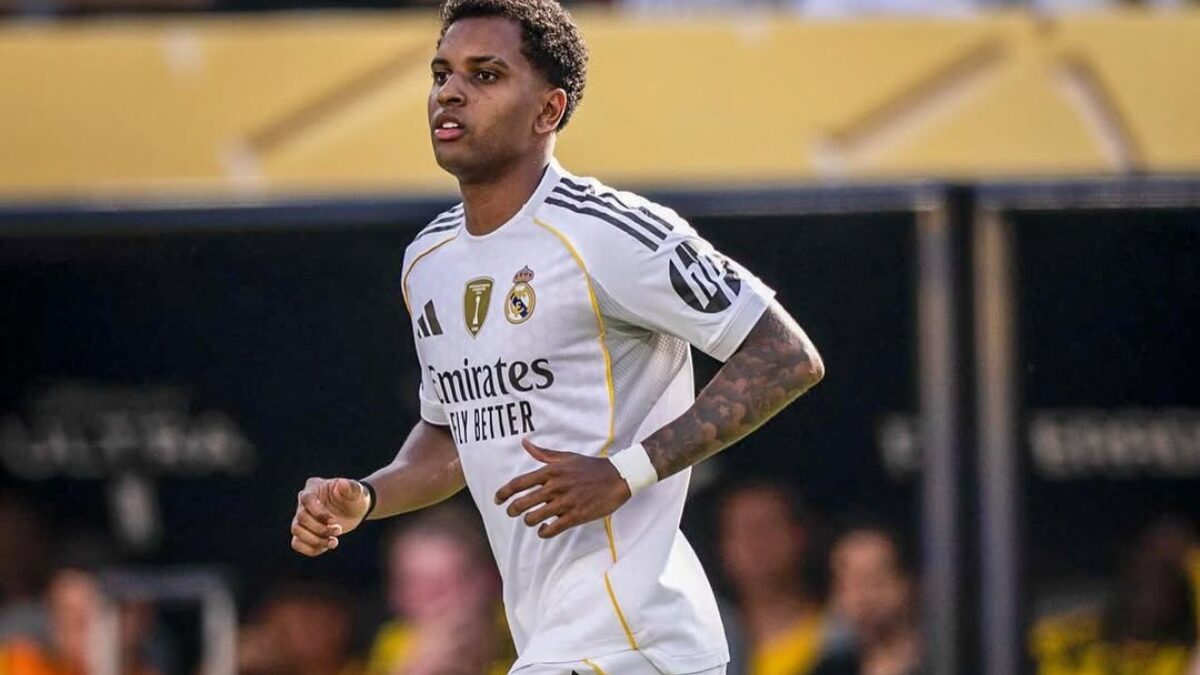 Rodrygo de saída? Liverpool se junta à lista de clubes interessados em tirar brasileiro do Real Madrid, diz jornal