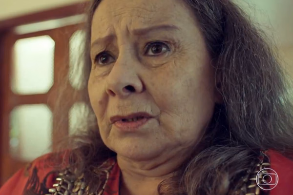 Saiba por que Débora Duarte deixou teatro aos prantos no RJ