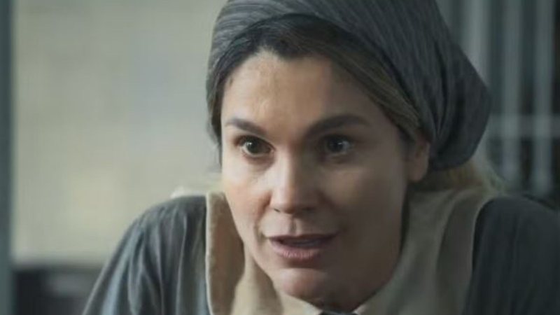 Sandra descobre morte de Maria e surpreende com frieza cruel