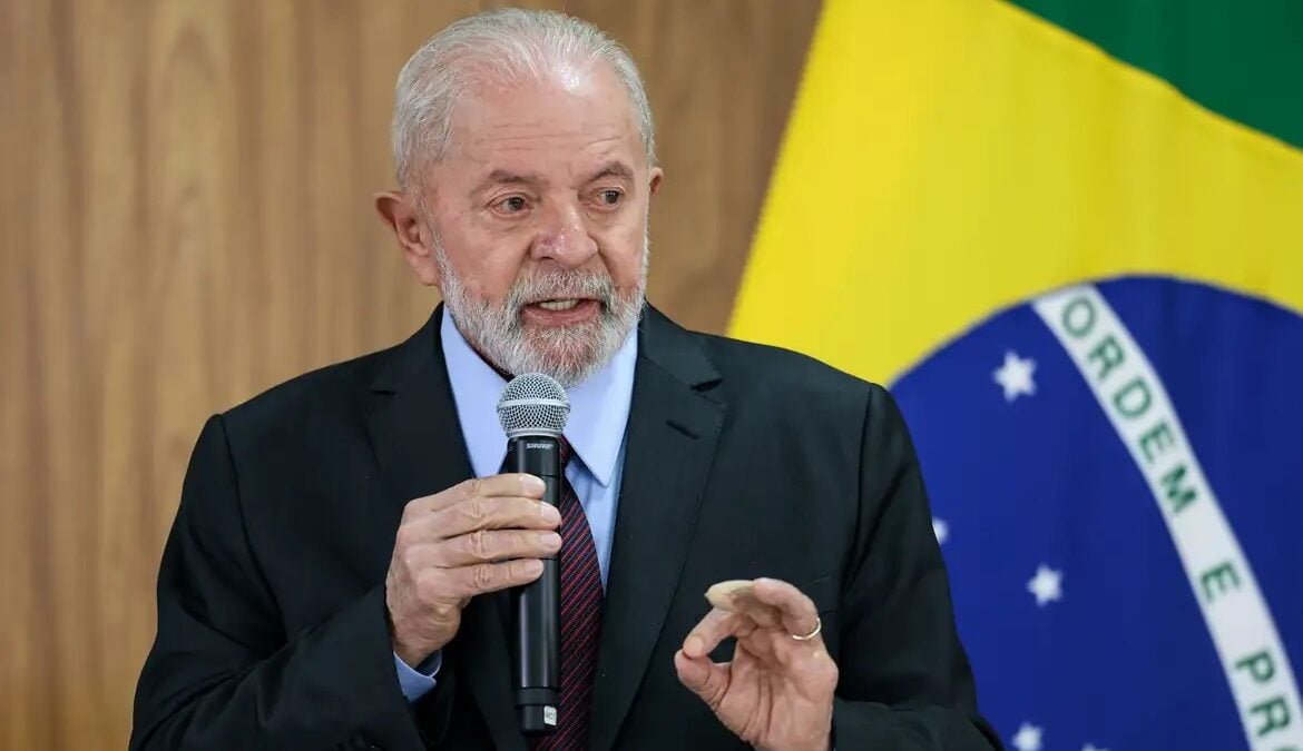 “Se o Trump fizesse no Brasil o que fez no Capitólio, estaria sendo processado como o Bolsonaro”, diz Lula
