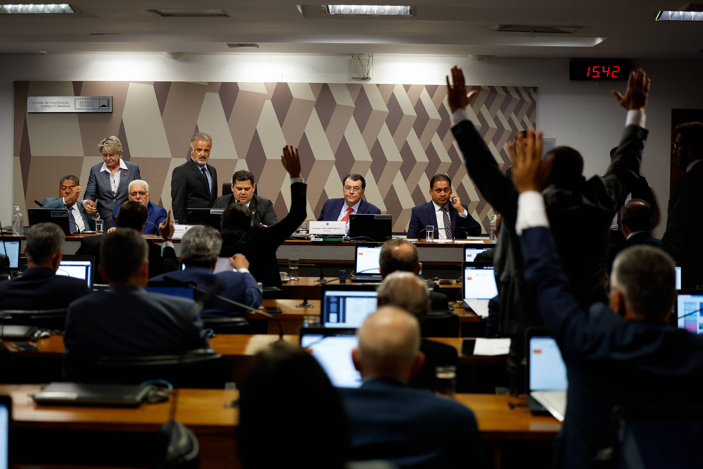 Senado: Alcolumbre pauta projeto que libera cassinos – 04/07/2025 – Brasília Hoje