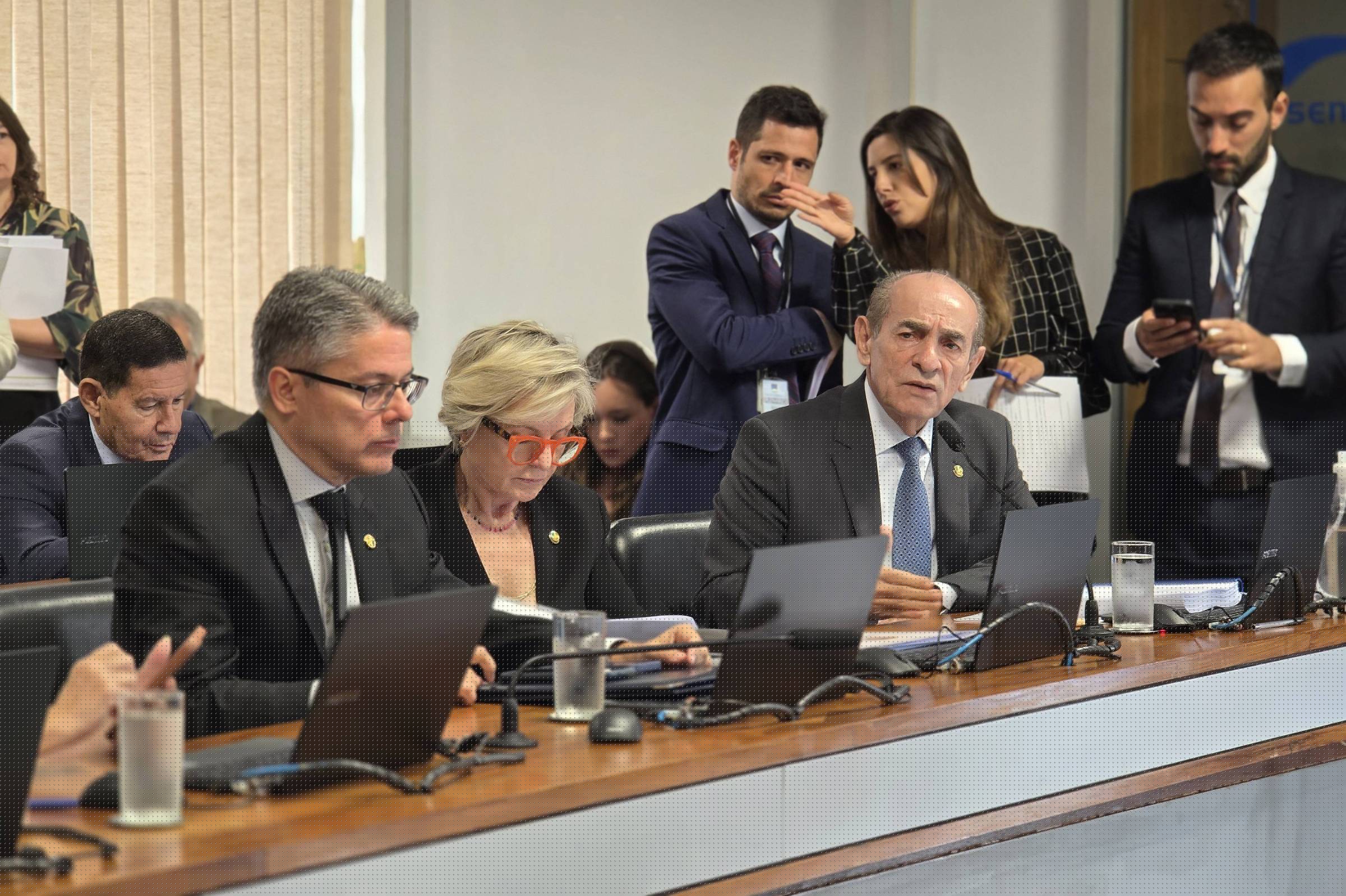 Senado adia Código Eleitoral e agora discute voto impresso – 09/07/2025 – Poder