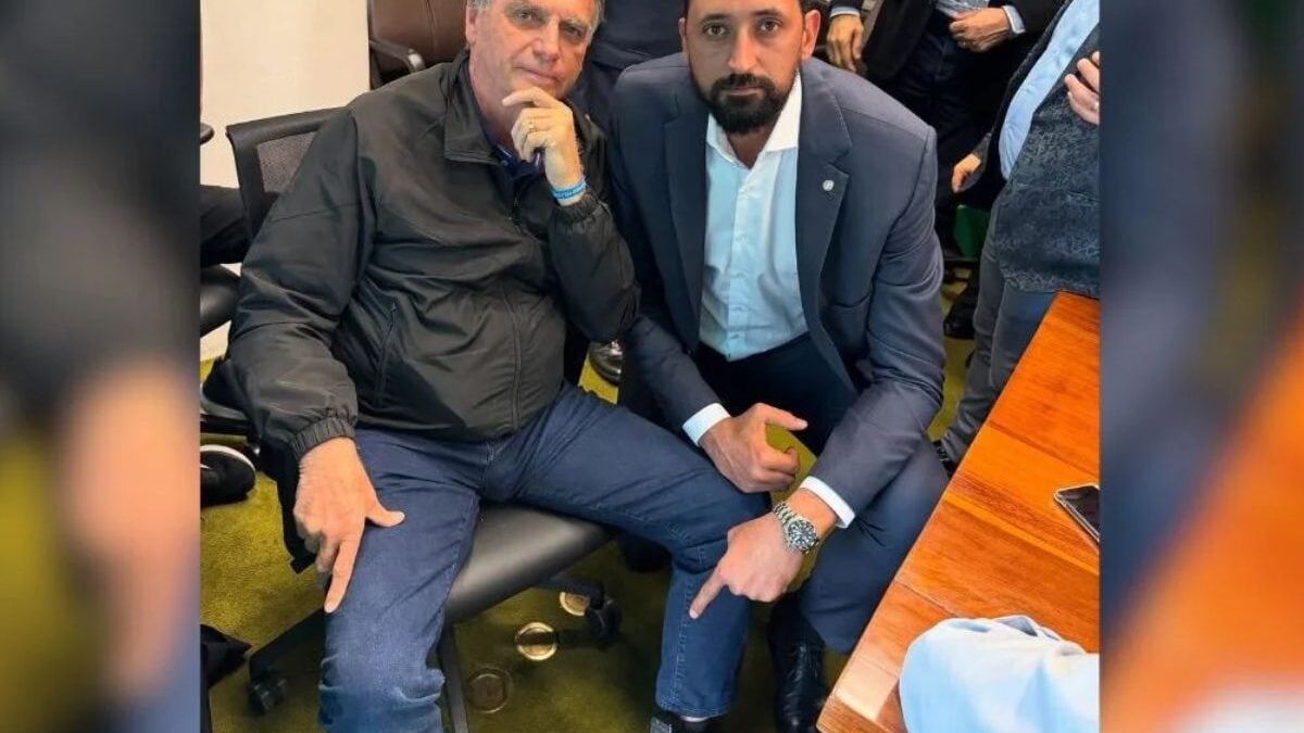 ‘Só não vai Jair’: música que ironiza tornozeleira de Bolsonaro viraliza
