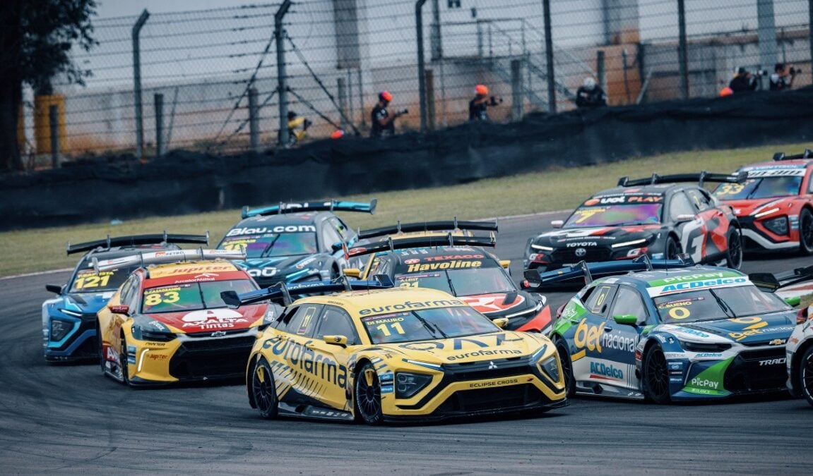Stock Car retoma temporada 2025 com 31 SUVs em ação após treinos extras no Velocitta