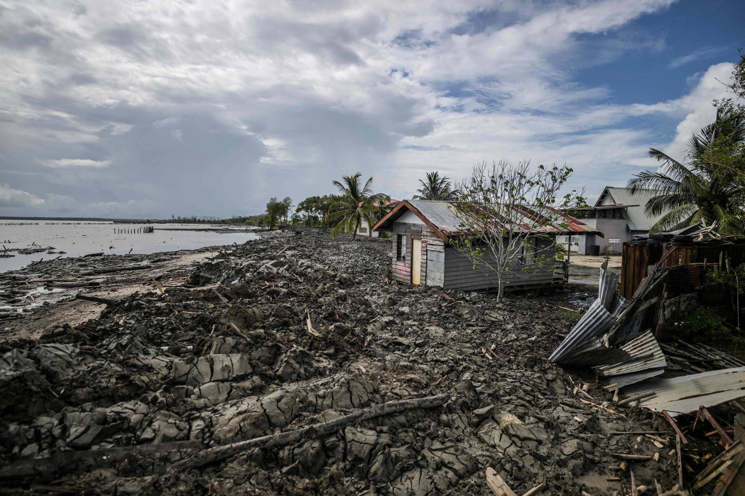 Suriname tenta salvar sua capital da erosão costeira – 05/07/2025 – Ambiente