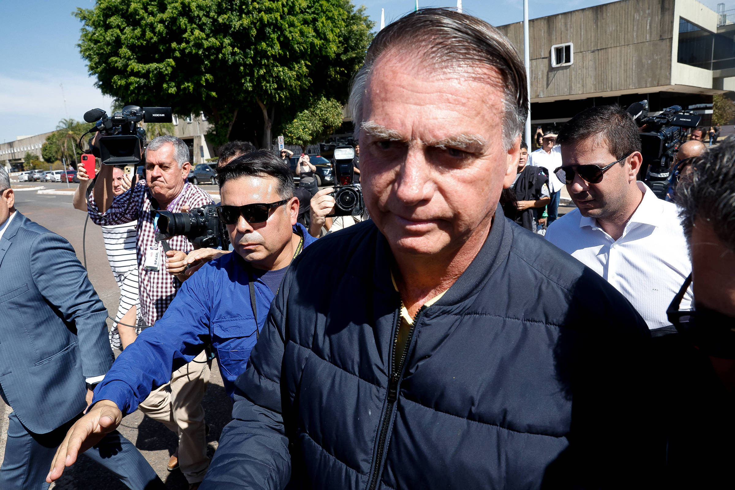 Tornozeleira em Bolsonaro tem soma de justificativas – 18/07/2025 – Poder