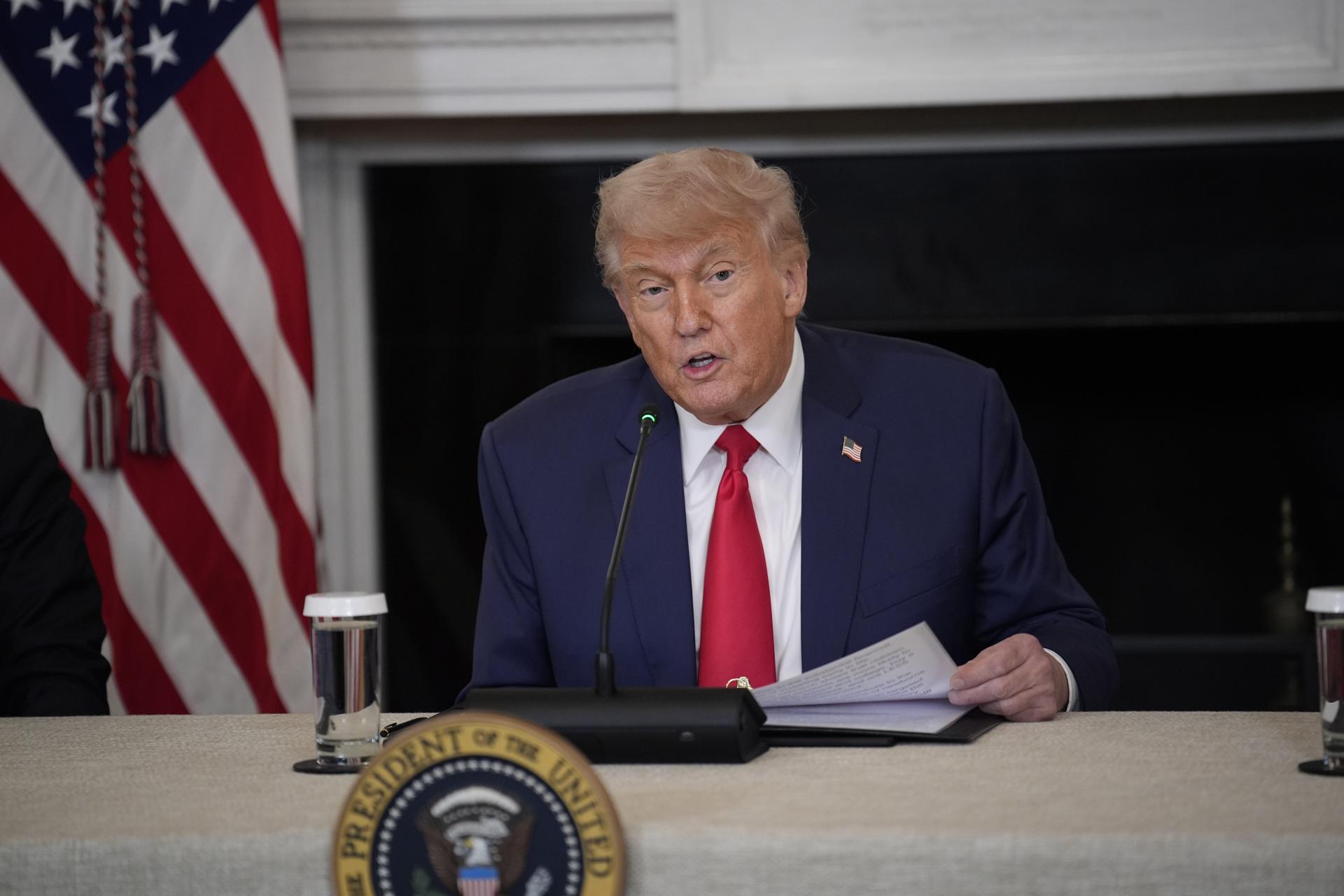 Trump ameaça taxar países que se alinharem com o BRICS