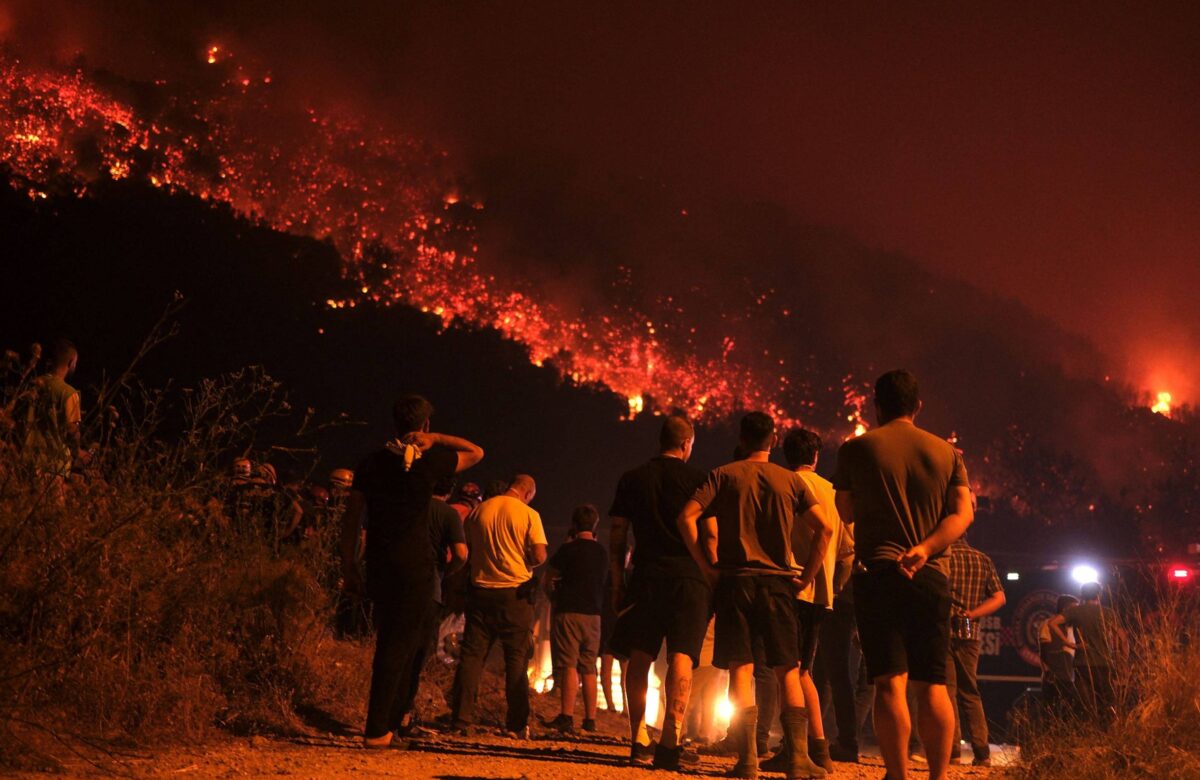 Vídeo: Grécia e Turquia enfrentam dezenas de incêndios – 28/07/2025 – Ambiente
